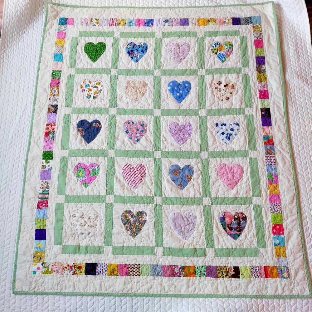Vintage Heart Patch Quilt with Green Trim 49.5" X 58.5"